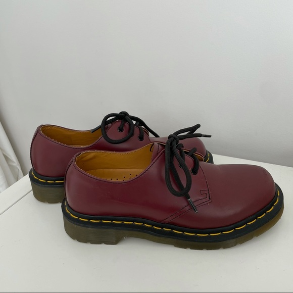 *SOLD* Dr. Martens Smooth Leather Oxford Shoes - Picture 4 of 11